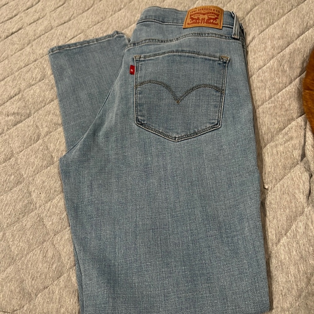 Levis 311 shaping skinny jeans. Like new! Size 29